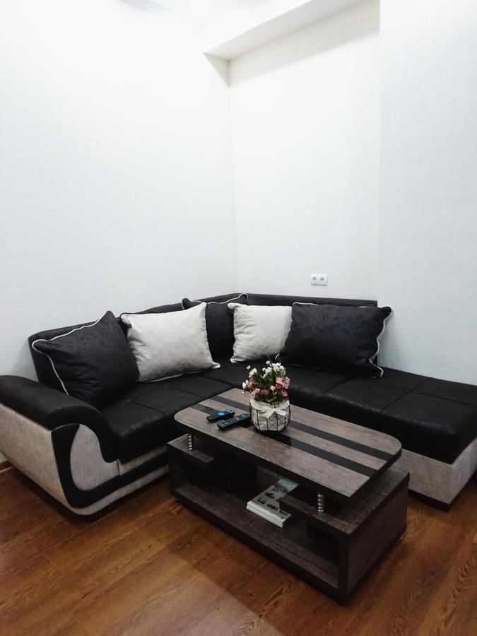 Spacious 2 Bedroom Apartment Tbilisi Exteriör bild
